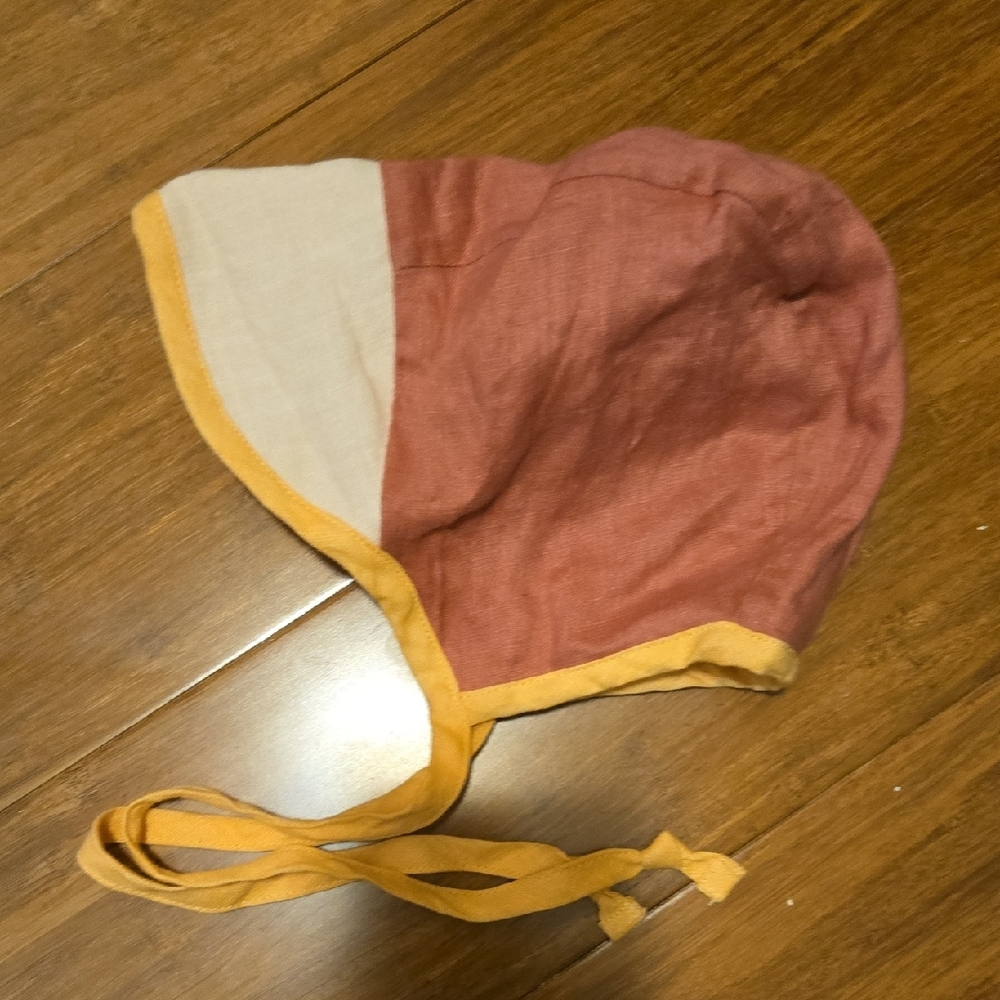 Red and Cream Two-Tone Hat with Ties